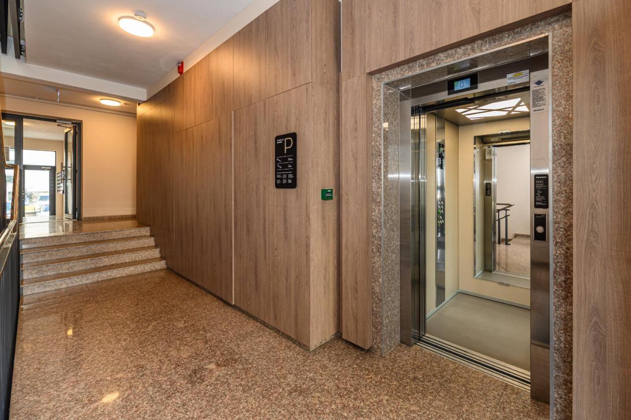 Elite Apartment 303 Brasov Bagian luar foto
